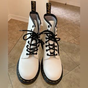 Dr. Martens White Womens Size 7